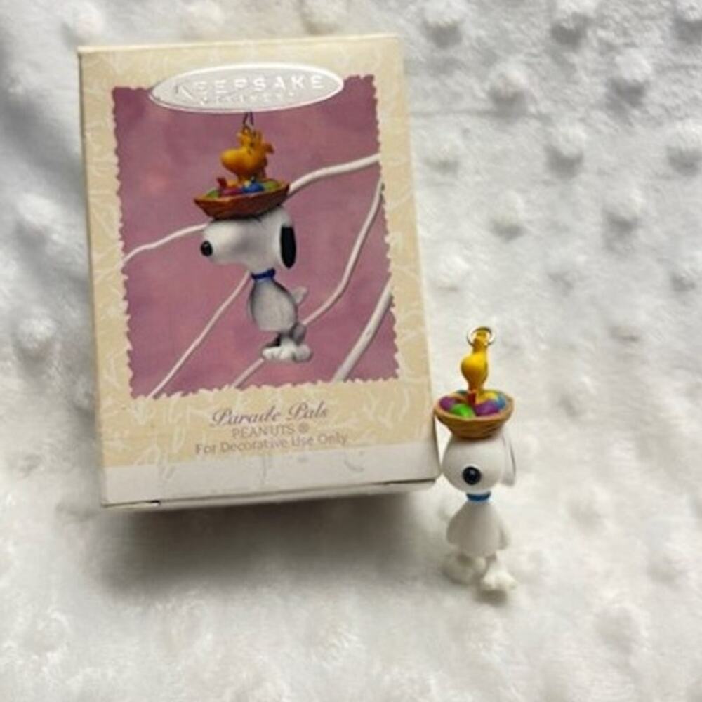 Vintage Hallmark Keepsake Peanuts  "Parade Pals" Easter Ornament (1996)-NIB